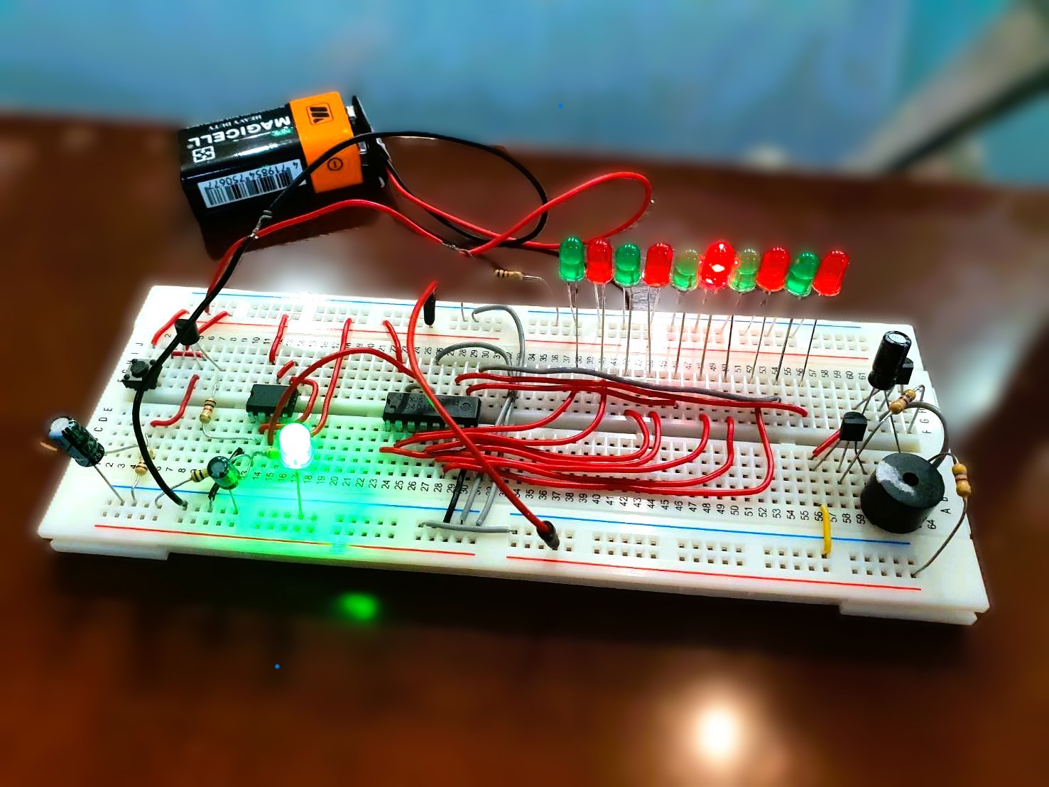【半導體與電子電路】幸運轉盤遊戲裝置製作