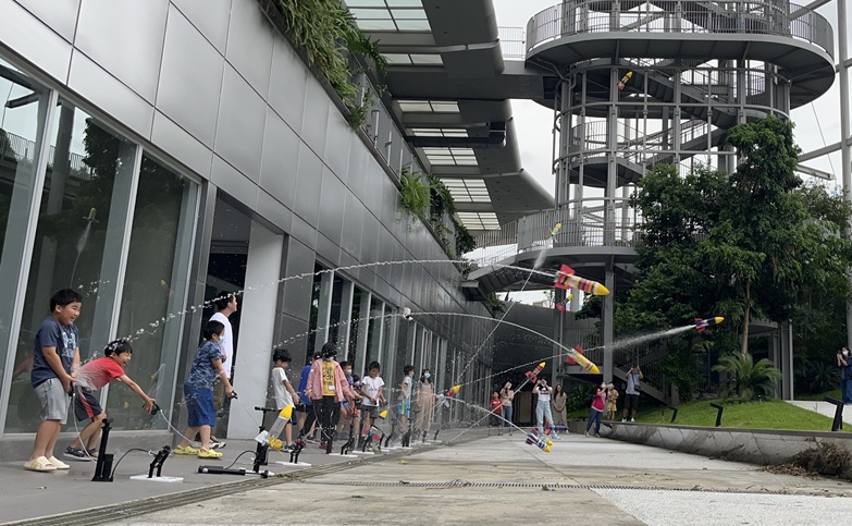 衝鋒水火箭